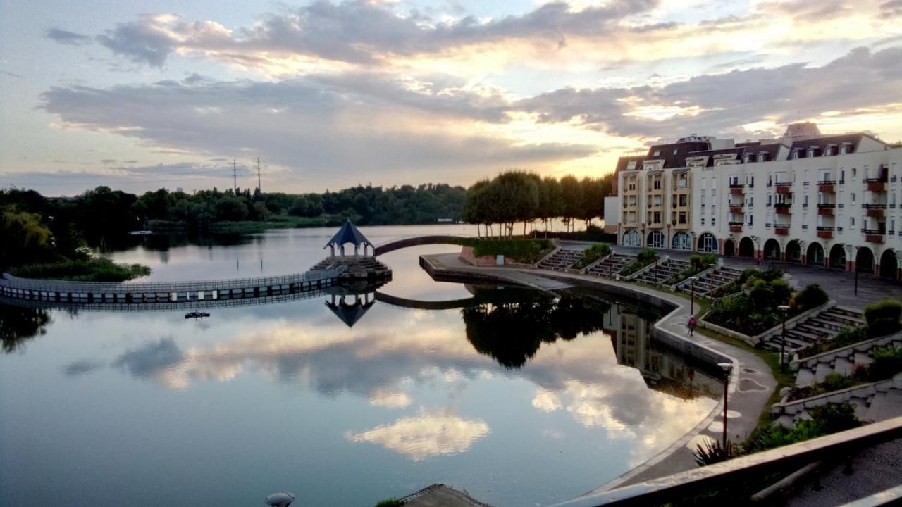 Vue Exceptionnelle Sur Le Lac Creteil Ngoại thất bức ảnh